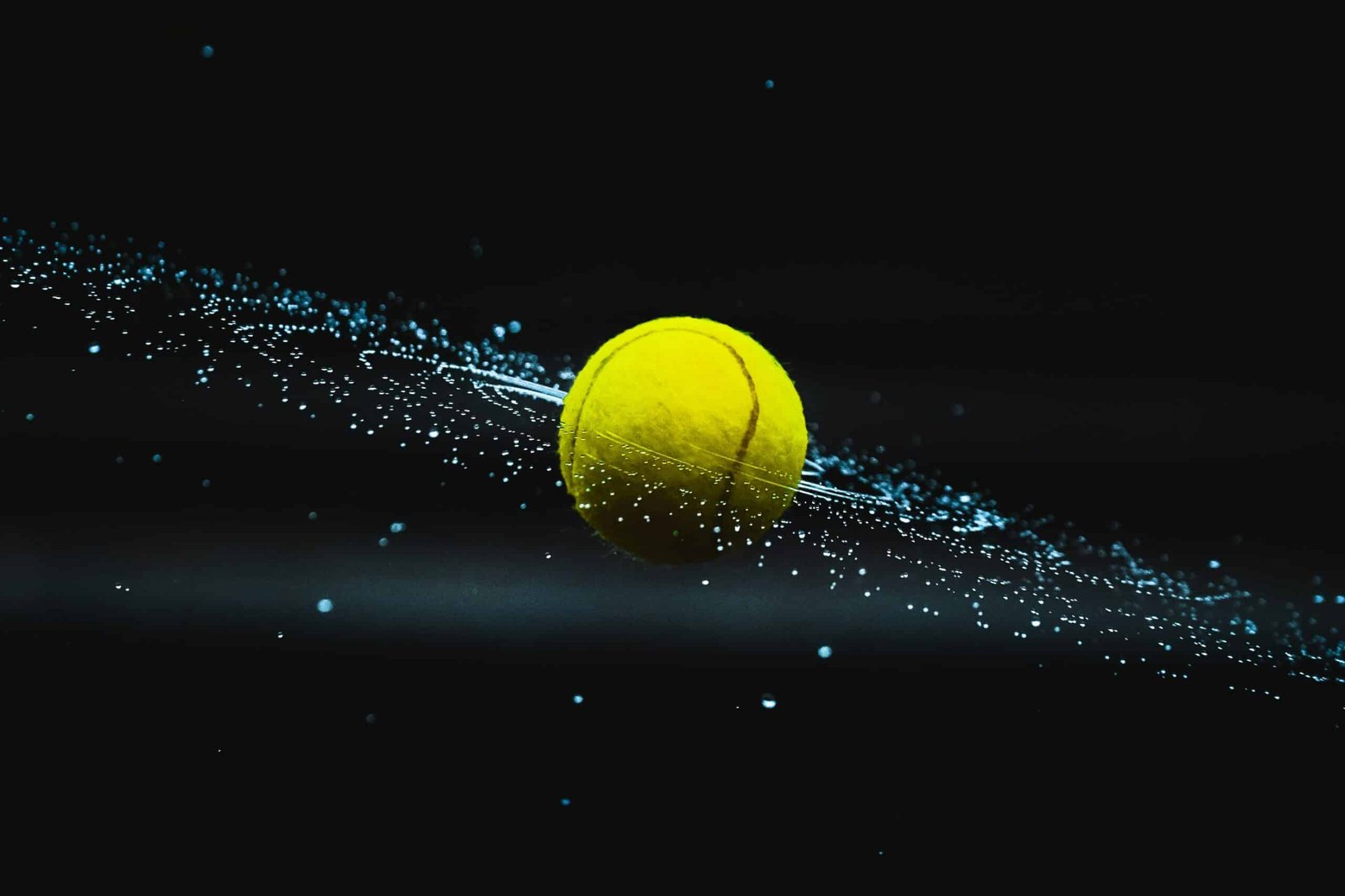 découvrez tout ce qu'il y a à savoir sur le tennis, de ses règles et ses techniques à ses stars et tournois célèbres, sur notre site.