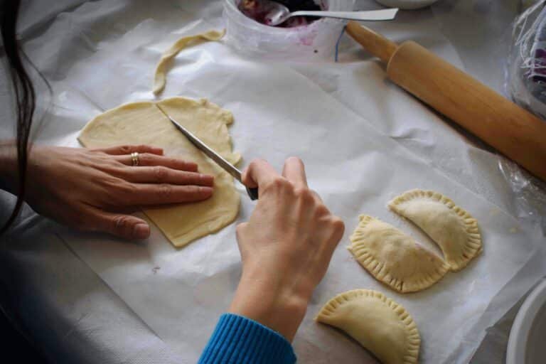 découvrez les meilleures techniques de cuisine pour améliorer vos compétences culinaires avec nos conseils et astuces de cuisine.